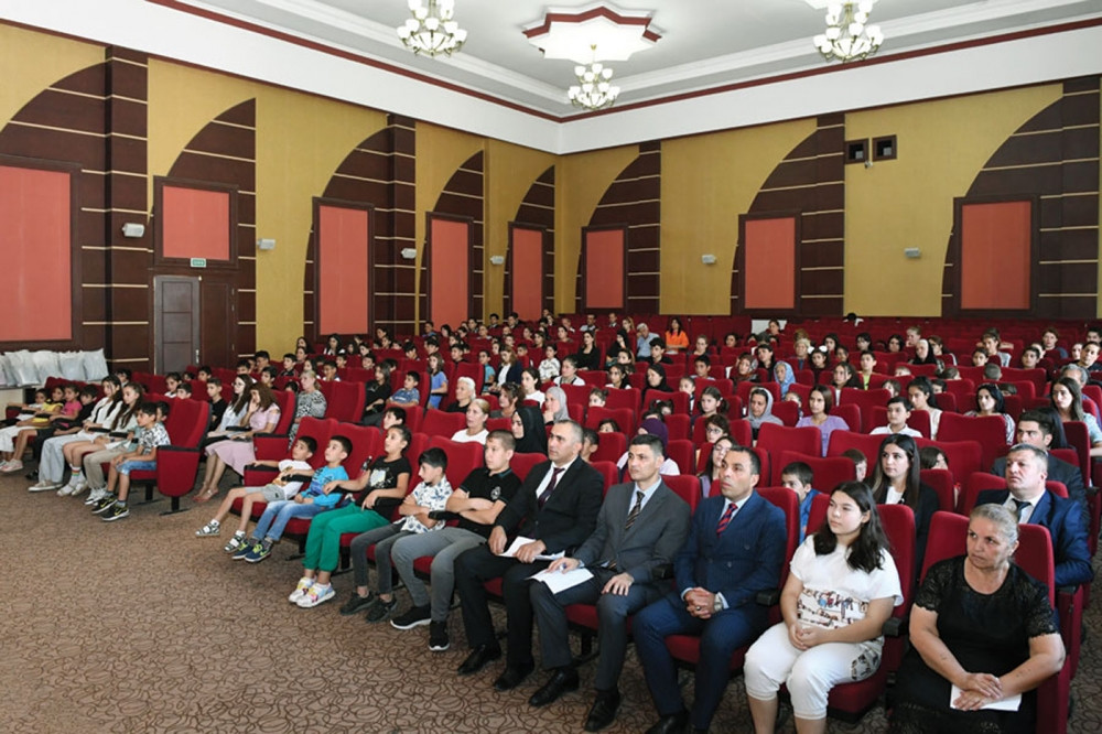 Naxçıvanda sosial qayğıya ehtiyacı olan 559 uşağa məktəbli ləvazimatları verilib<font color=red> - FOTOLAR</font>