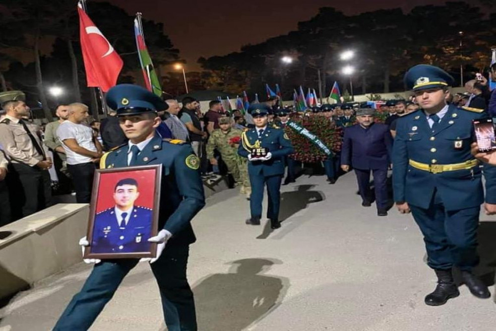 Şəhid kapitan Fərid Mehbalıyev İkinci Şəhidlər Xiyabanında dəfn olunub<font color=red> - FOTOLAR</font>