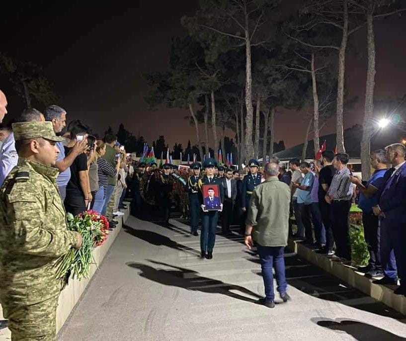 Şəhid kapitan Fərid Mehbalıyev İkinci Şəhidlər Xiyabanında dəfn olunub<font color=red> - FOTOLAR</font>