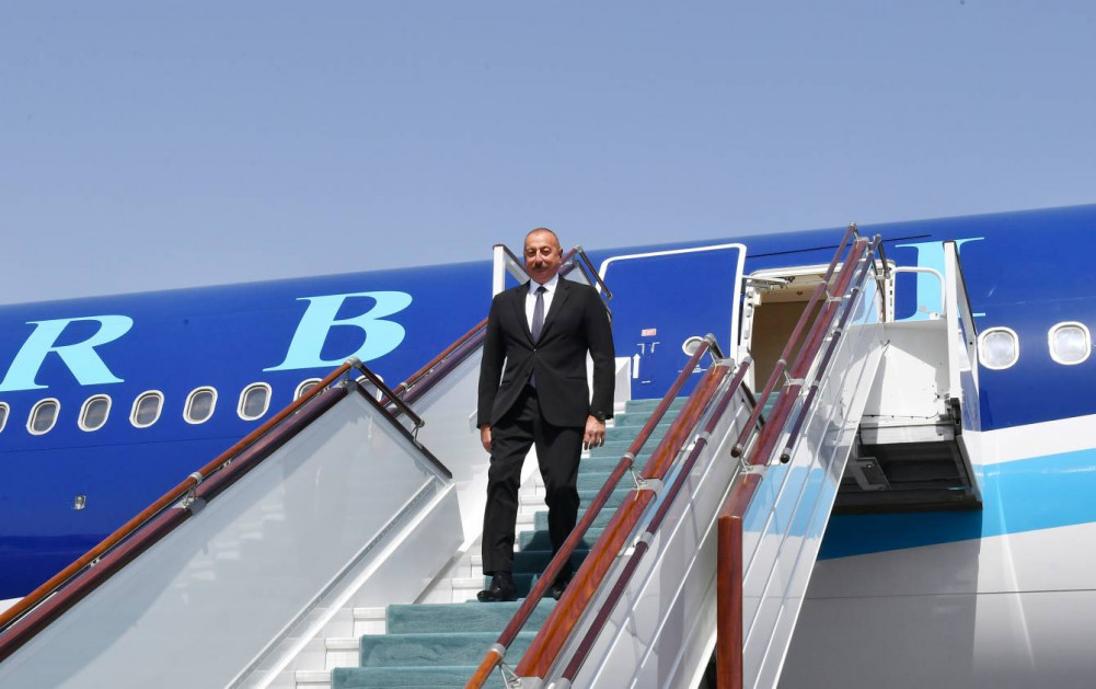 Azərbaycan Prezidenti İlham Əliyev Özbəkistana səfərə gedib<font color=red> - FOTOLAR</font>