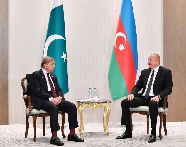 Azərbaycan Prezidenti İlham Əliyevin Səmərqənddə Pakistanın Baş naziri Şahbaz Şərif ilə görüşü olub<font color='red'> - YENİLƏNİB</font><font color=red> - FOTOLAR</font>