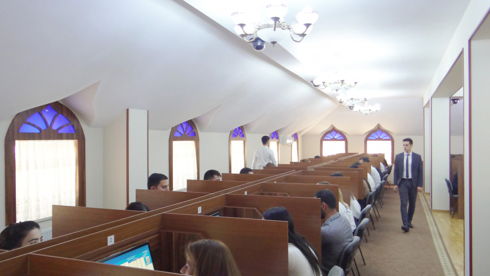 Dövlət orqanlarında inzibati vəzifələrin tutulması üçün  test imtahanları başlayıb<font color=red> - FOTOLAR</font>