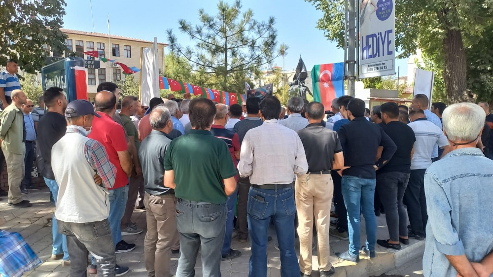 İqdırda keçirilən aksiyada Ermənistanın Azərbaycana qarşı hərbi təxribatları kəskin pislənilib<font color=red> - FOTOLAR</font>