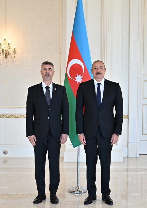 Prezident İlham Əliyev Macarıstanın Azərbaycanda yeni təyin olunan səfirinin etimadnaməsini qəbul edib <font color='red'> - YENİLƏNİB</font><font color=red> - FOTOLAR</font>