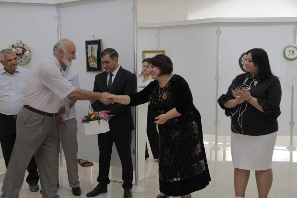 “Yaradıcı müəllimin ömrü” adlı hesabat sərgisi keçirilib<font color=red> - FOTOLAR</font>