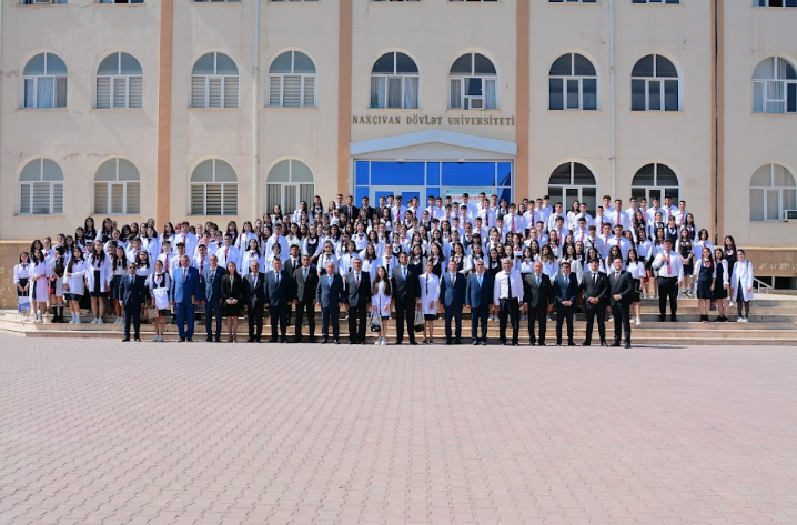 Naxçıvan Dövlət Universitetinə yüksək balla qəbul olan tələbələrlə görüş keçirilib<font color=red> - FOTOLAR</font>