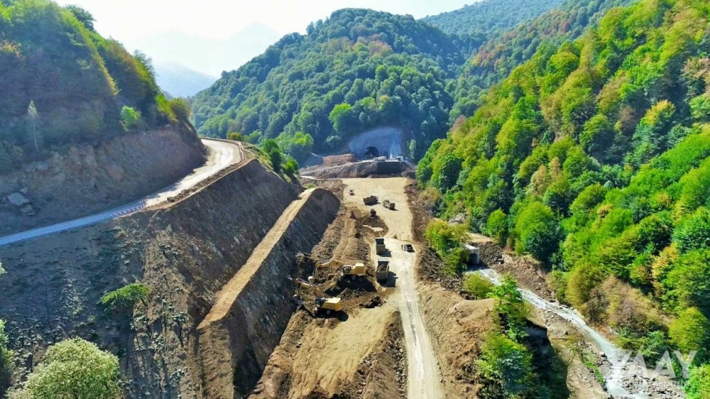 Toğanalı-Kəlbəcər-İstisu yolunun və Murovdağ tunelinin inşası davam etdirilir<font color=red> - FOTOLAR</font>