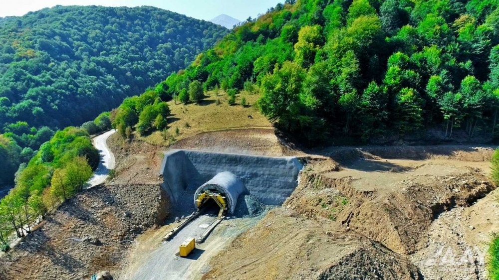 Toğanalı-Kəlbəcər-İstisu yolunun və Murovdağ tunelinin inşası davam etdirilir<font color=red> - FOTOLAR</font>