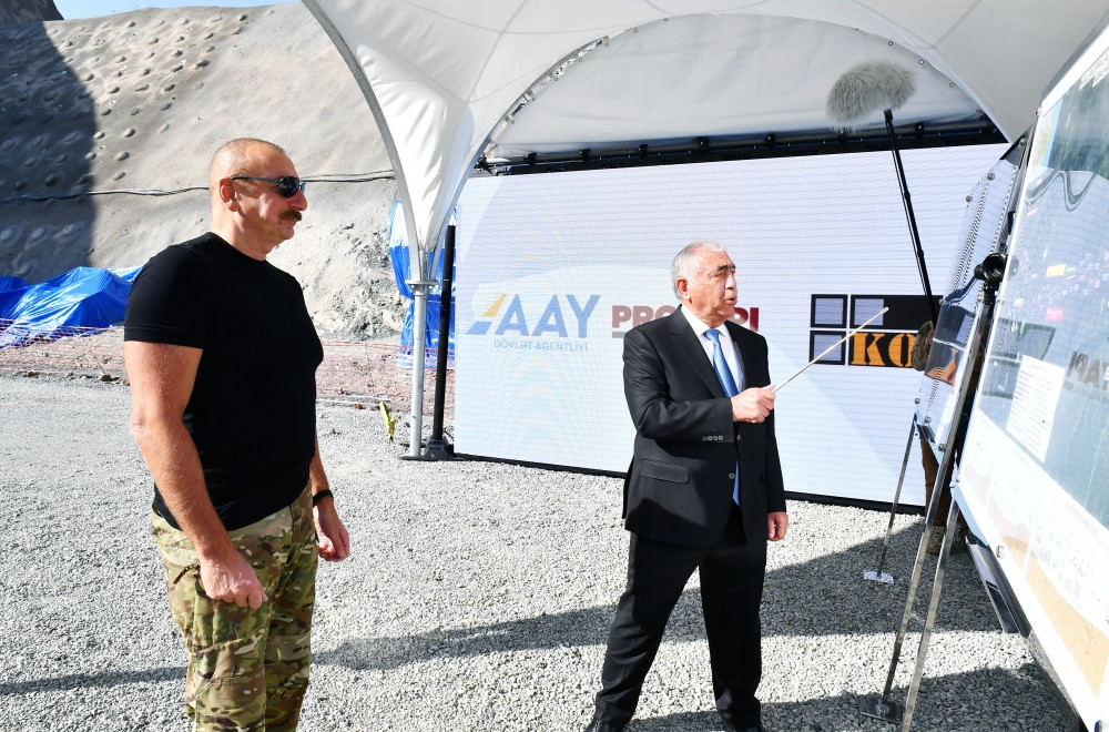 Prezident İlham Əliyev Kəlbəcər-Laçın avtomobil yolunda yeni inşa edilən tunellə tanış olub<font color=red> - FOTOLAR</font>