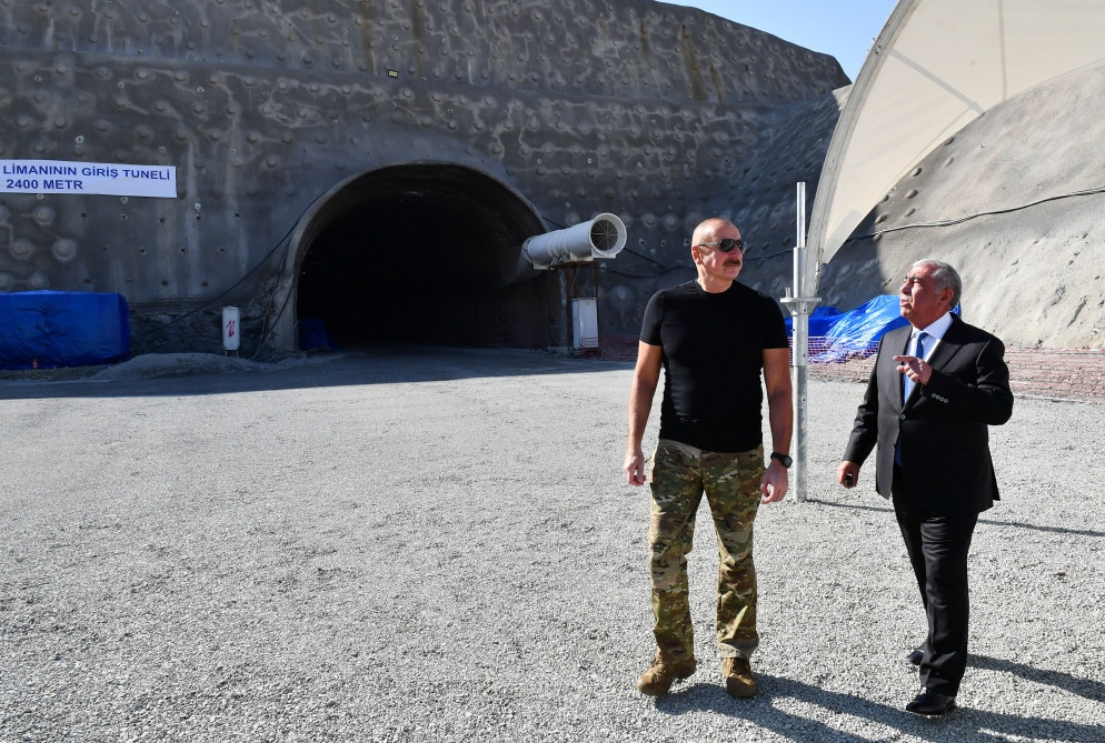 Prezident İlham Əliyev Kəlbəcər-Laçın avtomobil yolunda yeni inşa edilən tunellə tanış olub<font color=red> - FOTOLAR</font>