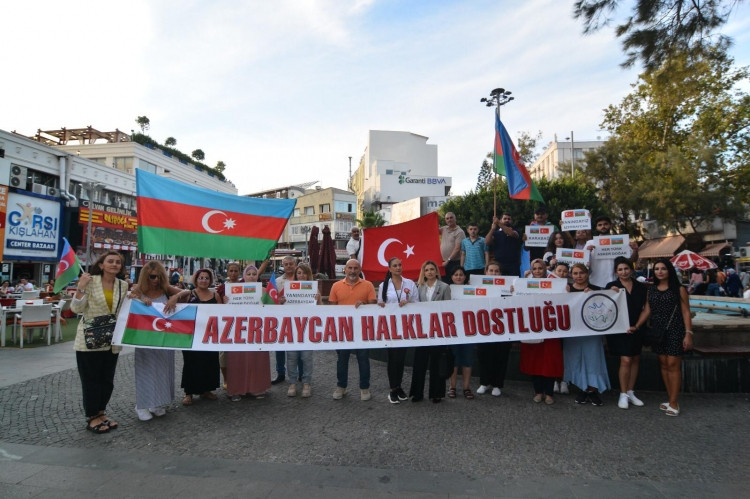 Antalyada Azərbaycan Ordusuna dəstək və erməni təxribatlarına etiraz məqsədilə tədbir keçirilib<font color=red> - FOTOLAR</font>