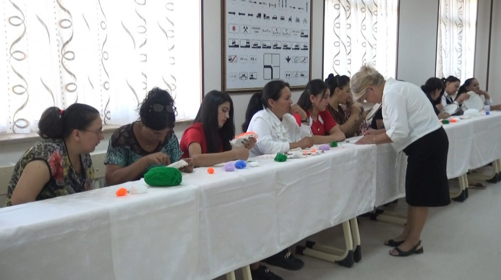 Şərurda bədii tikmə sənəti üzrə təlim keçirilib<font color=red> - FOTOLAR</font>