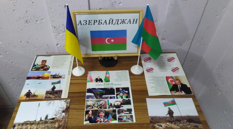 Ukraynanın Mirqorod şəhər muzeyində “Azərbaycan guşəsi” açılıb<font color=red> - FOTOLAR</font>