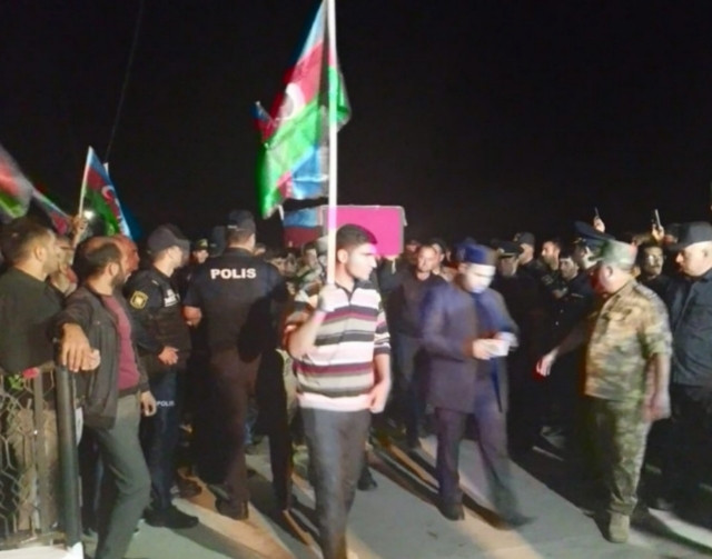 On dörd gündən sonra nəşi tapılan şəhid Elvin Abdullayev Neftçalada torpağa tapşırılıb<font color=red> - FOTOLAR</font>