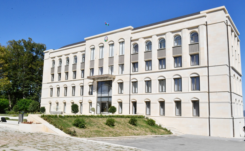 Azərbaycan Respublikası Prezidentinin Şuşa rayonunda xüsusi nümayəndəliyinin binasında hər cür şərait yaradılıb<font color=red> - FOTOLAR</font>