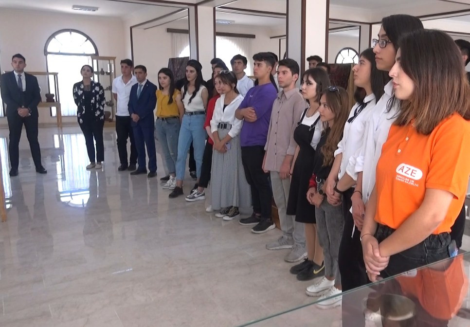 Gənclər Şərurda tarixi abidə və muzeyləri ziyarət ediblər<font color=red> - FOTOLAR</font>