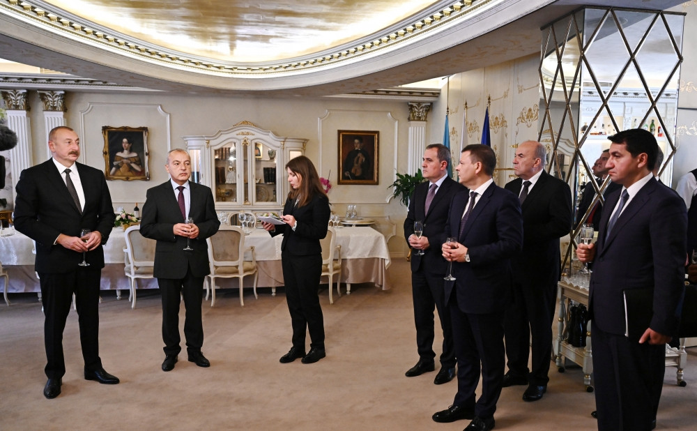 Prezident İlham Əliyevin şərəfinə nahar verilib<font color='red'> - YENİLƏNİB</font><font color=red> - FOTOLAR</font>