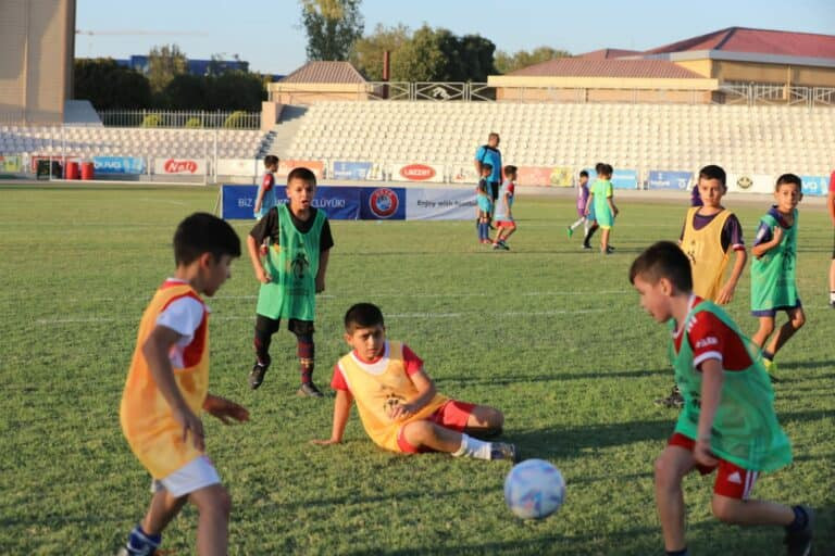 Naxçıvanda “Kütləvi futbol həftəsi” layihəsi həyata keçirilib <font color=red> - FOTOLAR</font>