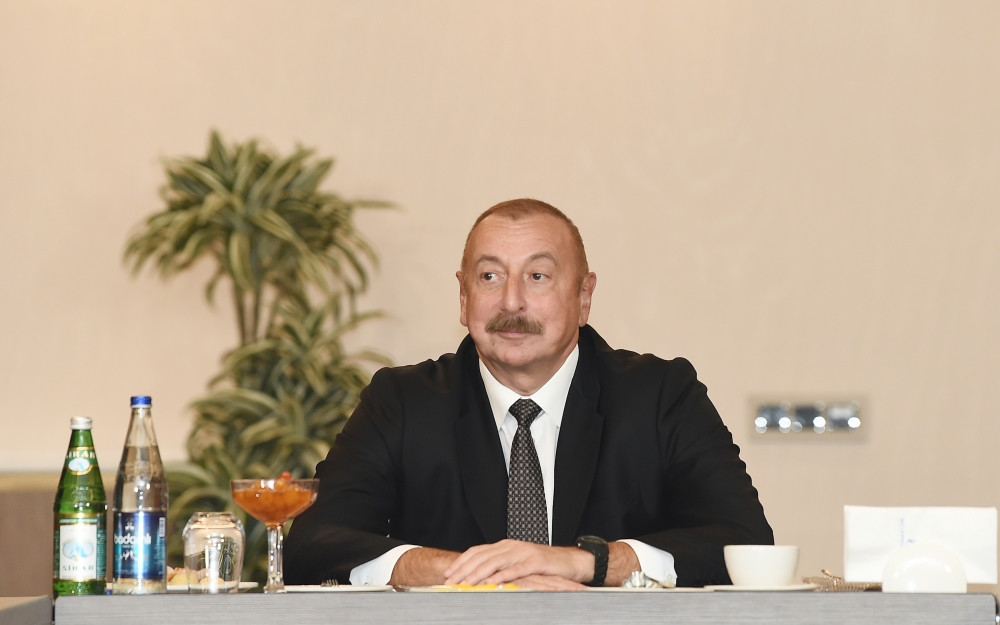 Prezident İlham Əliyev Sofiyada Bolqarıstanın biznes dairələrinin nümayəndələri ilə görüşüb <font color='red'> - YENİLƏNİB</font><font color=red> - FOTOLAR</font>
