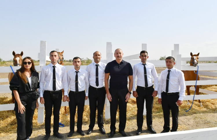 Prezident İlham Əliyev və birinci xanım Mehriban Əliyeva Ağdamda Atçılıq Nəsilartırma Mərkəzinin təməl qoyma mərasimində iştirak ediblər<font color='red'> - YENİLƏNİB</font><font color=red> - FOTOLAR</font>