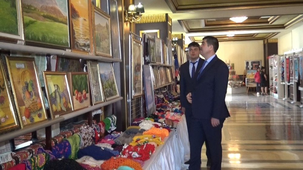 İstedadlı qadınların əl işləri maraqla qarşılanır<font color=red> - FOTOLAR</font>