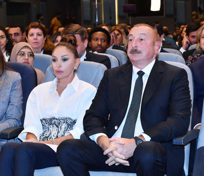 Ağdamda Azərbaycan Milli Şəhərsalma Forumu işə başlayıb Prezident İlham Əliyev və birinci xanım Mehriban Əliyeva Forumun açılış mərasimində iştirak ediblər<font color='red'> - YENİLƏNİB 3</font><font color=red> - FOTOLAR</font>
