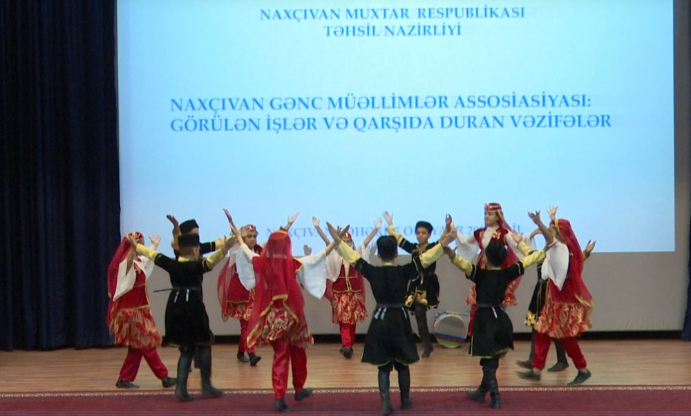 Gənc Müəllimlər Assosiasiyasının hesabat tədbiri keçirilib<font color=red> - FOTOLAR</font>