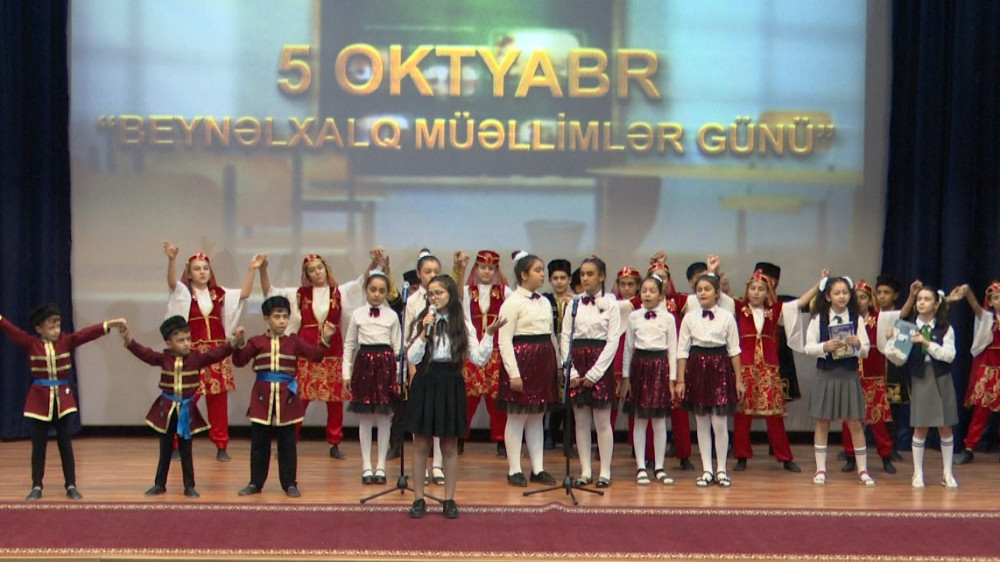 Gənc Müəllimlər Assosiasiyasının hesabat tədbiri keçirilib<font color=red> - FOTOLAR</font>