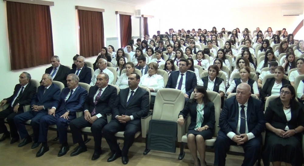 Naxçıvanda ali və orta ixtisas təhsili müəssisələrində Beynəlxalq Müəllimlər Günü qeyd edilib<font color=red> - FOTOLAR</font>