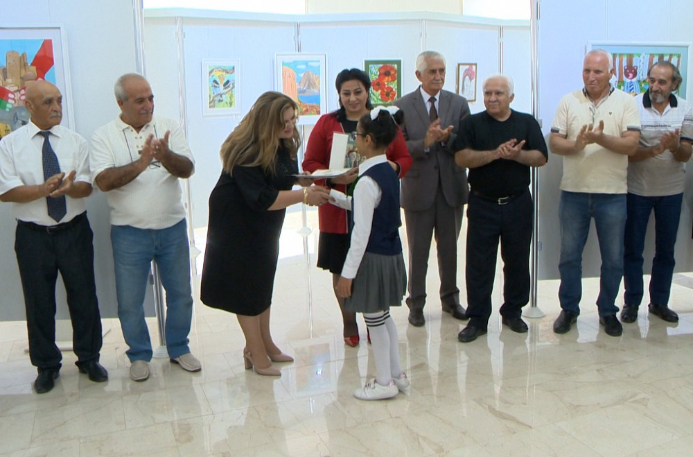 Bəhruz Kəngərli adına Sərgi Salonunda “Bizi qovuşduran rənglər” sərgisi  keçirilib<font color=red> - FOTOLAR</font>