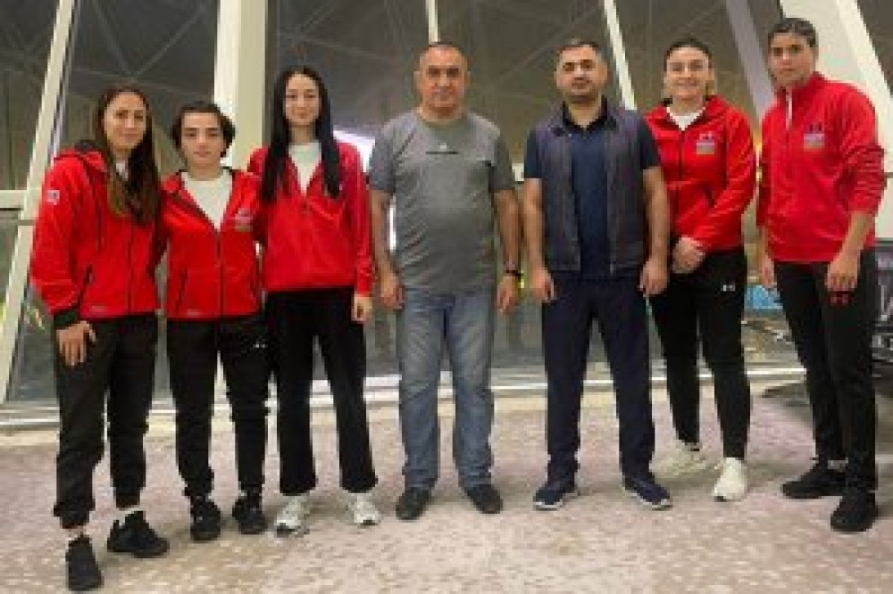 Boks üzrə Azərbaycan milli komandası Monteneqroya yollanıb<font color=red> - FOTOLAR</font>