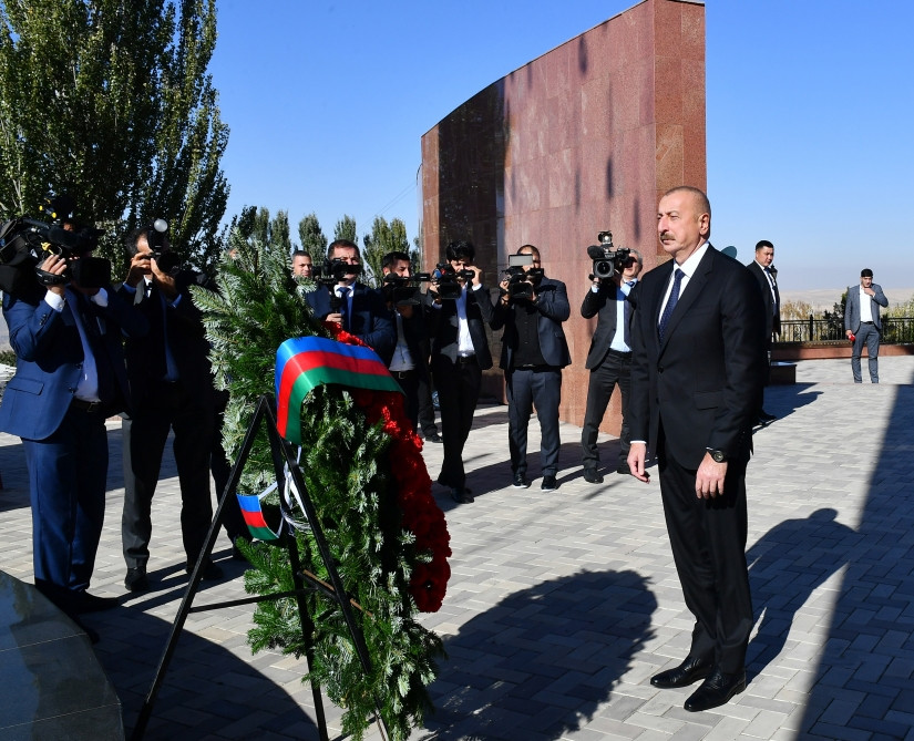 Prezident İlham Əliyev Bişkekdə “Ata-Beyit” Milli Tarixi-Memorial Kompleksini ziyarət edib<font color='red'> - YENİLƏNİB</font><font color=red> - FOTOLAR</font>