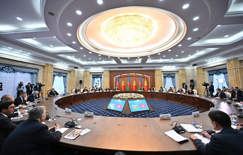 Bişkekdə Azərbaycanla Qırğızıstan arasında Birinci Dövlətlərarası Şuranın geniş tərkibdə iclası olub<font color='red'> - YENİLƏNİB</font><font color=red> - FOTOLAR</font>