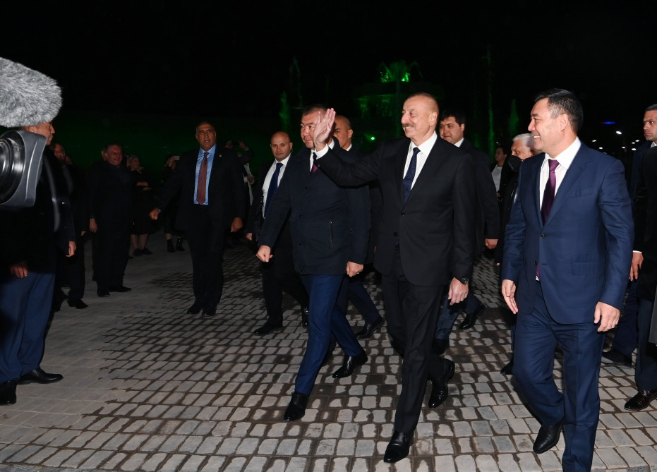Bişkekdə Qırğızıstan-Azərbaycan Dostluq Parkı açılıb<font color='red'> - YENİLƏNİB</font><font color=red> - FOTOLAR</font>