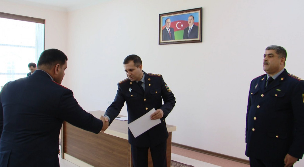 Orta İxtisas Polis Məktəbində ixtisasartırma kursunu bitirən 25 polis sahə inspektoruna sertifikatlar verilib<font color=red> - FOTOLAR</font>