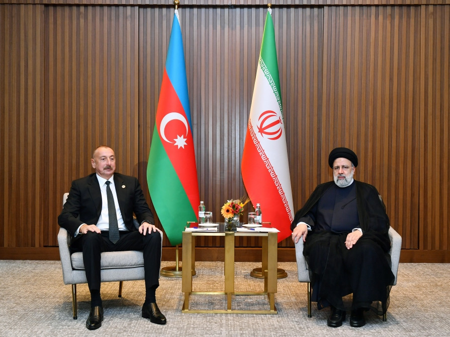 Azərbaycan Prezidenti İlham Əliyevin Astanada İran Prezidenti Seyid İbrahim Rəisi ilə görüşü olub<font color='red'> - YENİLƏNİB</font><font color=red> - FOTOLAR</font>