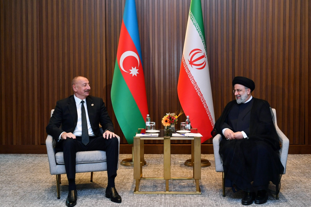 Azərbaycan Prezidenti İlham Əliyevin Astanada İran Prezidenti Seyid İbrahim Rəisi ilə görüşü olub<font color='red'> - YENİLƏNİB</font><font color=red> - FOTOLAR</font>