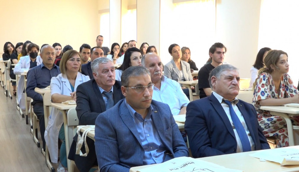 Naxçıvanda tibbin aktual mövzularını əhatə edən növbəti konfrans keçirilib<font color=red> - FOTOLAR</font>