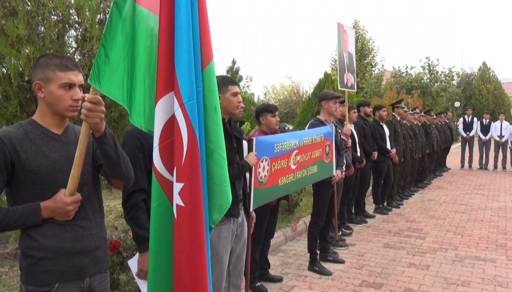 Naxçıvanda gənclər hərbi xidmətə yola salınıb<font color=red> - FOTOLAR</font>