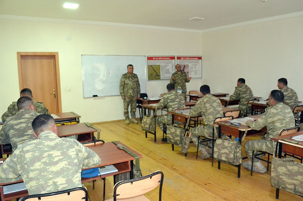 Tabor komandirləri arasında yarış keçirilib<font color=red> - FOTOLAR</font>