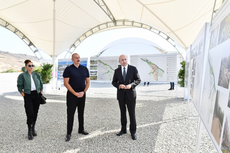 Prezident İlham Əliyev və birinci xanım Mehriban Əliyeva Qubadlı şəhərinin Baş planı ilə tanış olub, İşğal və Zəfər muzeyləri kompleksinin təməlini qoyublar<font color='red'> - YENİLƏNİB</font><font color=red> - FOTOLAR</font>