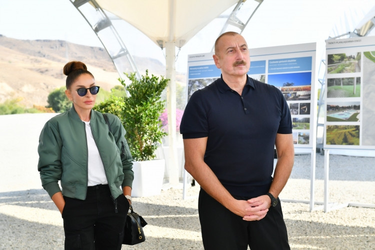 Prezident İlham Əliyev və birinci xanım Mehriban Əliyeva Qubadlı şəhərinin Baş planı ilə tanış olub, İşğal və Zəfər muzeyləri kompleksinin təməlini qoyublar<font color='red'> - YENİLƏNİB</font><font color=red> - FOTOLAR</font>