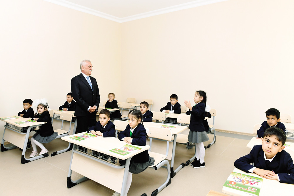 Naxçıvan şəhər 2 nömrəli tam orta məktəb yenidən qurulub<font color=red> - FOTOLAR</font>