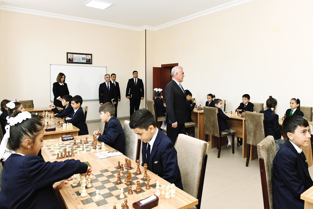 Naxçıvan şəhər 2 nömrəli tam orta məktəb yenidən qurulub<font color=red> - FOTOLAR</font>