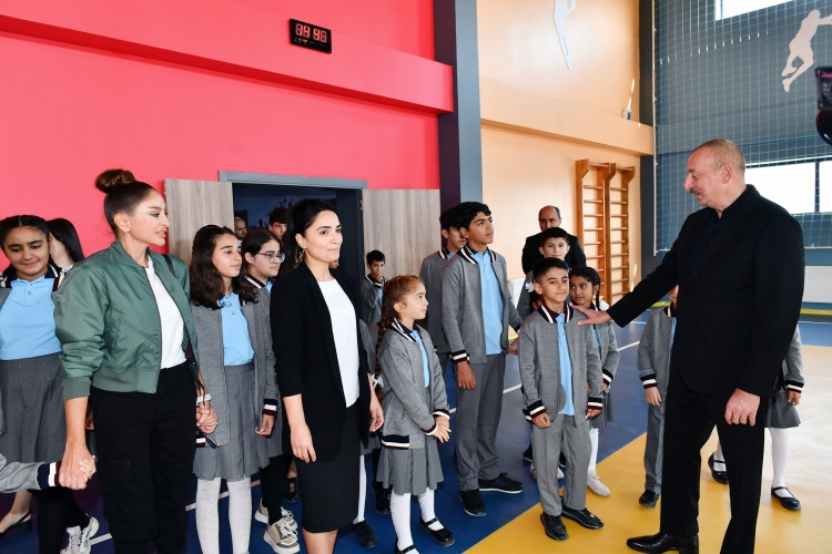 Prezident İlham Əliyev və birinci xanım Mehriban Əliyeva Zəngilanın Ağalı kəndində sakinlərlə görüşüblər<font color='red'> - YENİLƏNİB</font><font color=red> - FOTOLAR</font>