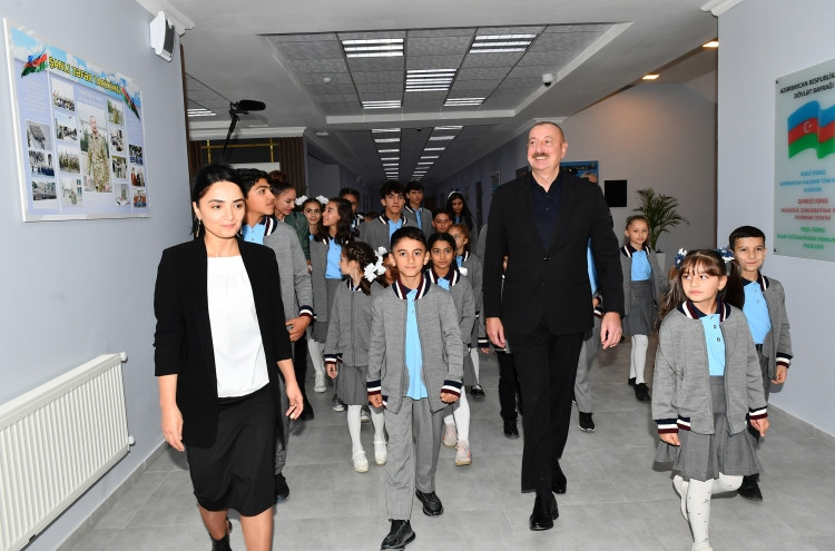 Prezident İlham Əliyev və birinci xanım Mehriban Əliyeva Zəngilanın Ağalı kəndində sakinlərlə görüşüblər<font color='red'> - YENİLƏNİB</font><font color=red> - FOTOLAR</font>