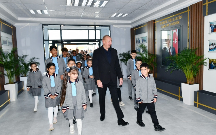 Prezident İlham Əliyev və birinci xanım Mehriban Əliyeva Zəngilanın Ağalı kəndində sakinlərlə görüşüblər<font color='red'> - YENİLƏNİB</font><font color=red> - FOTOLAR</font>