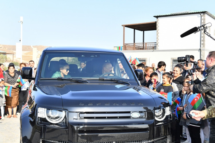 Prezident İlham Əliyev və birinci xanım Mehriban Əliyeva Zəngilanın Ağalı kəndində sakinlərlə görüşüblər<font color='red'> - YENİLƏNİB</font><font color=red> - FOTOLAR</font>