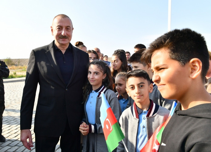 Prezident İlham Əliyev və birinci xanım Mehriban Əliyeva Zəngilanın Ağalı kəndində sakinlərlə görüşüblər<font color='red'> - YENİLƏNİB</font><font color=red> - FOTOLAR</font>