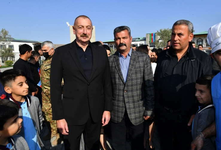 Prezident İlham Əliyev və birinci xanım Mehriban Əliyeva Zəngilanın Ağalı kəndində sakinlərlə görüşüblər<font color='red'> - YENİLƏNİB</font><font color=red> - FOTOLAR</font>